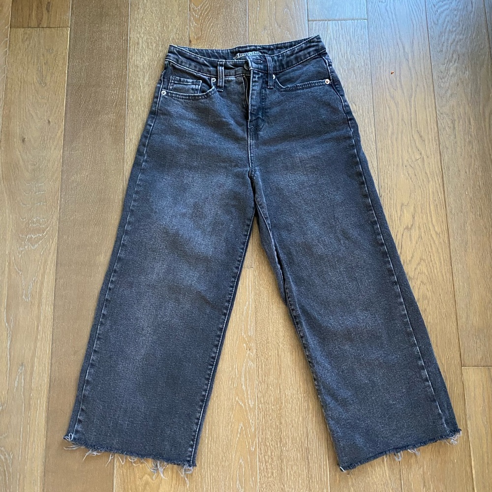 Black cut off jeans - Great condition